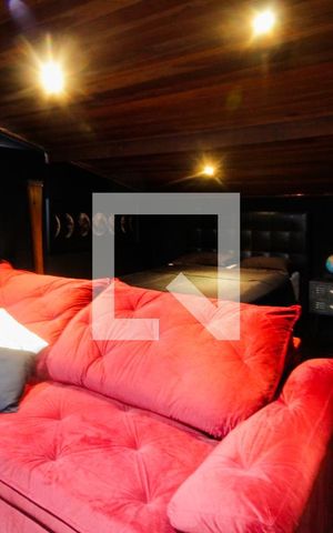 Casa à venda com 310m², 4 quartos e 2 vagas Casa à venda com 310m², 4 quartos e 2 vagasQuarto 4 / Sotão