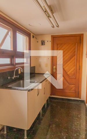 Apartamento à venda com 200m², 4 quartos e 2 vagasArea de serviço