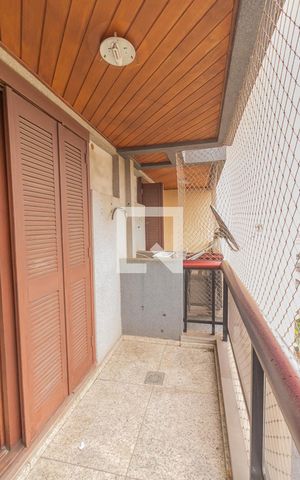 Apartamento à venda com 200m², 4 quartos e 2 vagasSacada do quarto 2