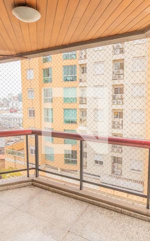 Apartamento à venda com 200m², 4 quartos e 2 vagasSacada da sala