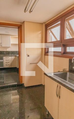Apartamento à venda com 200m², 4 quartos e 2 vagasArea de serviço