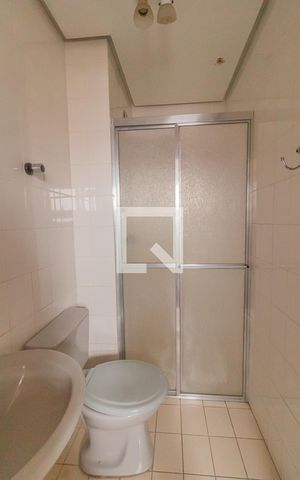 Apartamento à venda com 200m², 4 quartos e 2 vagasBanheiro de Serviço