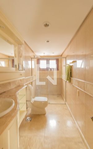 Apartamento à venda com 200m², 4 quartos e 2 vagasBanheiro do Quarto 3