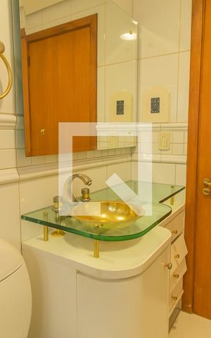 Apartamento à venda com 200m², 4 quartos e 2 vagasBanheiro do Quarto 2