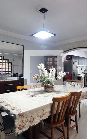 Casa à venda com 283m², 3 quartos e 2 vagasCopa