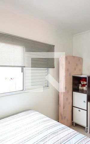 Casa à venda com 200m², 4 quartos e 2 vagas Casa à venda com 200m², 4 quartos e 2 vagasQuarto 01