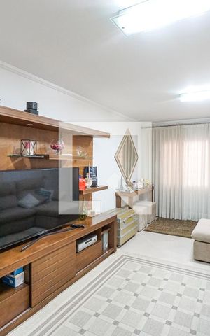 Casa à venda com 200m², 4 quartos e 2 vagas Casa à venda com 200m², 4 quartos e 2 vagasSala