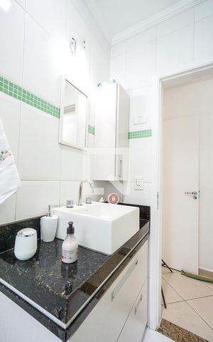 Casa à venda com 200m², 4 quartos e 2 vagas Casa à venda com 200m², 4 quartos e 2 vagasBanheiro da suíte 01