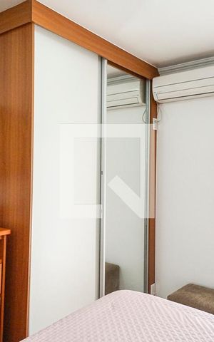 Casa à venda com 200m², 4 quartos e 2 vagas Casa à venda com 200m², 4 quartos e 2 vagasSuíte 02