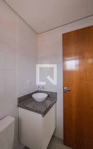 Apartamento à venda com 41m², 2 quartos e sem vaga Apartamento à venda com 41m², 2 quartos e sem vagaBanheiro Social