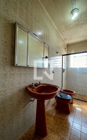 Casa à venda com 125m², 3 quartos e 3 vagasBanheiro