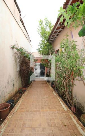 Casa à venda com 170m², 3 quartos e 1 vagaCorredor externo