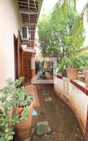 Casa à venda com 170m², 3 quartos e 1 vagaCorredor externo