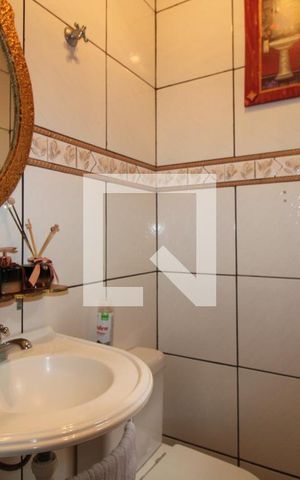 Casa à venda com 170m², 3 quartos e 1 vagaLavabo