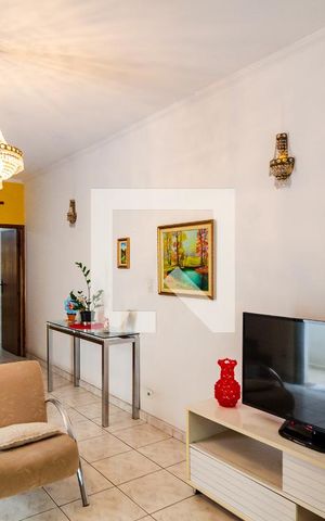 Casa à venda com 150m², 4 quartos e 2 vagas Casa à venda com 150m², 4 quartos e 2 vagasSala