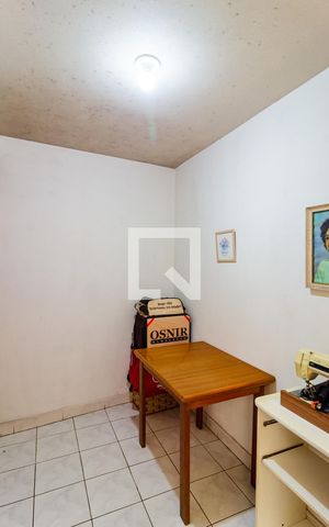 Casa à venda com 150m², 4 quartos e 2 vagas Casa à venda com 150m², 4 quartos e 2 vagasQuarto de Serviço