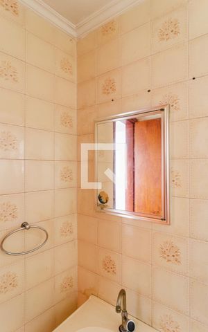 Casa à venda com 150m², 4 quartos e 2 vagas Casa à venda com 150m², 4 quartos e 2 vagasBanheiro da Edícula