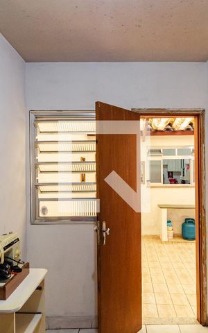 Casa à venda com 150m², 4 quartos e 2 vagas Casa à venda com 150m², 4 quartos e 2 vagasQuarto de Serviço