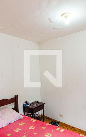 Casa à venda com 150m², 4 quartos e 2 vagas Casa à venda com 150m², 4 quartos e 2 vagasEdícula