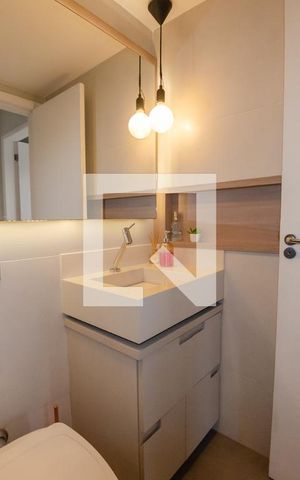 Apartamento para alugar com 57m², 2 quartos e sem vaga Apartamento para alugar com 57m², 2 quartos e sem vagaBanheiro