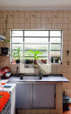 Casa à venda com 274m², 3 quartos e 2 vagas Casa à venda com 274m², 3 quartos e 2 vagasCozinha