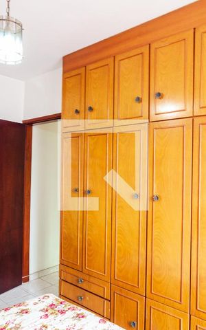 Casa à venda com 274m², 3 quartos e 2 vagas Casa à venda com 274m², 3 quartos e 2 vagasQuarto 1