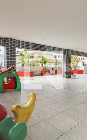 Apartamento à venda com 218m², 3 quartos e 2 vagas Apartamento à venda com 218m², 3 quartos e 2 vagasPlayground
