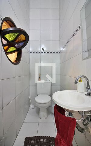 Casa à venda com 220m², 3 quartos e 3 vagasLavabo