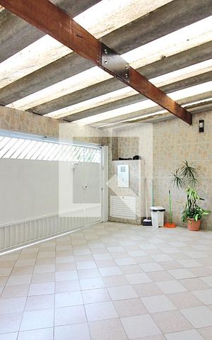 Casa à venda com 220m², 3 quartos e 3 vagasGaragem