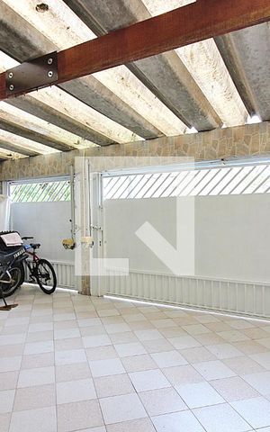 Casa à venda com 220m², 3 quartos e 3 vagasGaragem