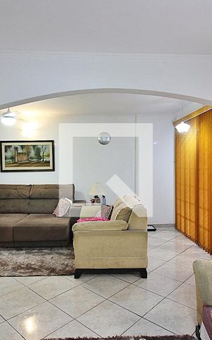 Casa à venda com 220m², 3 quartos e 3 vagasSala 2