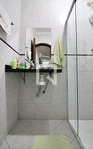 Casa à venda com 220m², 3 quartos e 3 vagasBanheiro Social