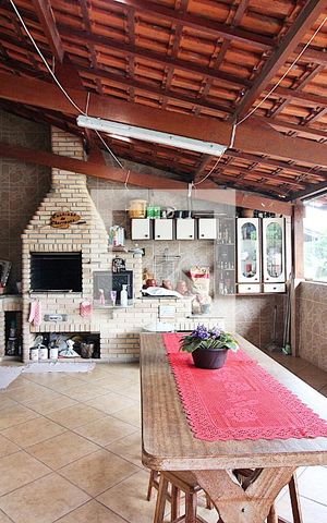 Casa à venda com 220m², 3 quartos e 3 vagasEspaço Gourmet e Lavanderia