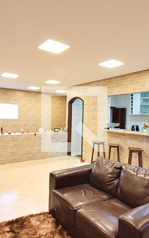 Casa à venda com 220m², 3 quartos e 3 vagasSala 1