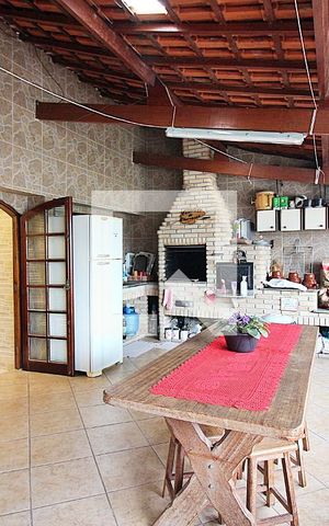 Casa à venda com 220m², 3 quartos e 3 vagasEspaço Gourmet e Lavanderia