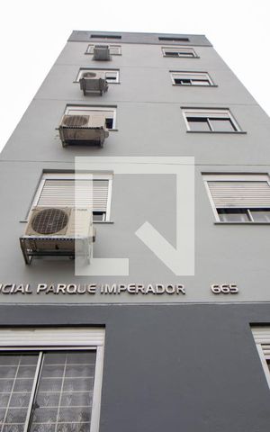 Apartamento à venda com 42m², 2 quartos e 1 vaga Apartamento à venda com 42m², 2 quartos e 1 vagaFachada do Bloco