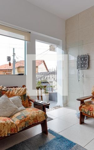 Casa à venda com 295m², 5 quartos e 2 vagas Casa à venda com 295m², 5 quartos e 2 vagasÁrea Entrada