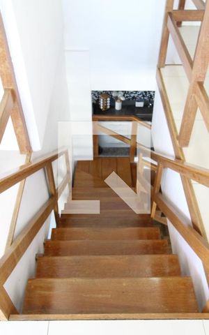 Apartamento para alugar com 177m², 4 quartos e 1 vagaEscada para Cobertura