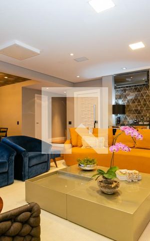 Apartamento à venda com 230m², 4 quartos e 3 vagas Apartamento à venda com 230m², 4 quartos e 3 vagasSala de estar