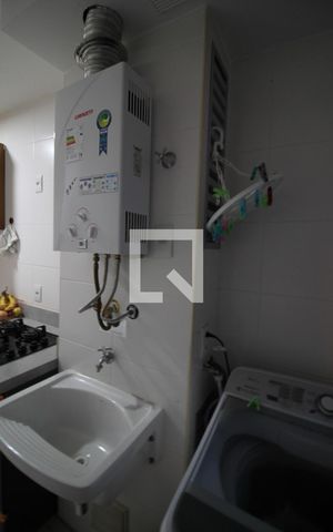 Apartamento à venda com 68m², 2 quartos e 1 vagaÁrea de Serviço
