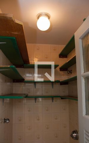 Apartamento à venda com 90m², 2 quartos e 2 vagasBanheiro extra