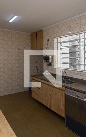 Casa à venda com 220m², 3 quartos e 2 vagas Casa à venda com 220m², 3 quartos e 2 vagasCozinha