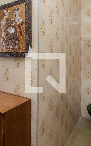 Casa à venda com 220m², 3 quartos e 2 vagas Casa à venda com 220m², 3 quartos e 2 vagasLavabo