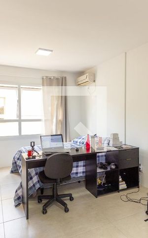 Studio à venda com 30m², 1 quarto e sem vaga Studio à venda com 30m², 1 quarto e sem vagaSala/Quarto
