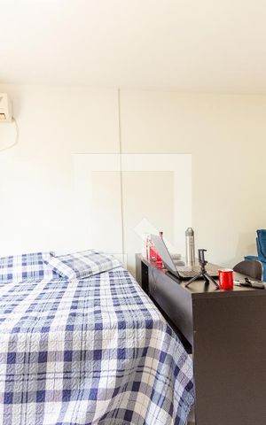 Studio à venda com 30m², 1 quarto e sem vaga Studio à venda com 30m², 1 quarto e sem vagaSala/Quarto