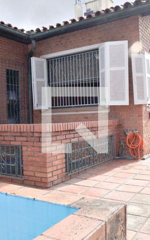 Casa para alugar com 385m², 4 quartos e 3 vagasÁrea Externa