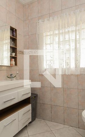 Casa à venda com 200m², 2 quartos e 3 vagasBanheiro