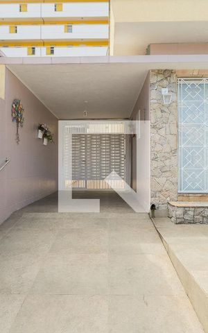 Casa à venda com 200m², 2 quartos e 3 vagasGaragem