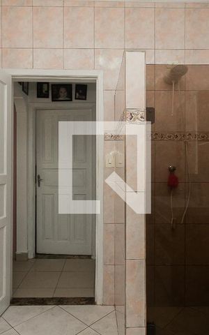 Casa à venda com 200m², 2 quartos e 3 vagasBanheiro