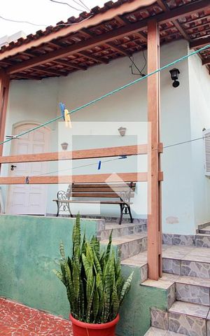 Casa à venda com 300m², 4 quartos e 2 vagasCorredor externo